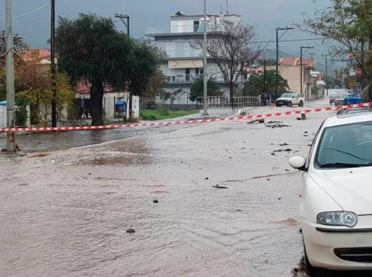 Θάσος: Σε κατάσταση έκτακτης ανάγκης το νησί – Υπερχείλισε το κεντρικό ρέμα της Ποταμιάς – Εικόνες, Βίντεο